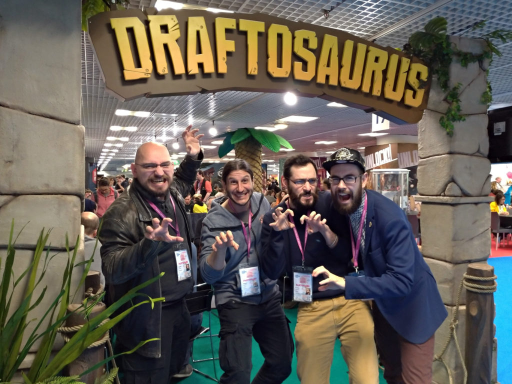 L'équipe Kaedama sur le stand Ankama pour la sortie de Draftosaurus au Festival international des jeux de Cannes 2019